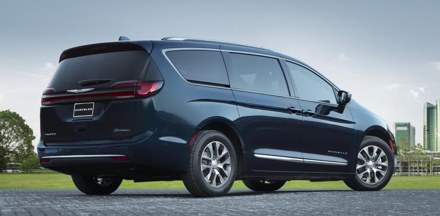  Chrysler Pacifica Hybrid Pinnacle (RU) 2020 года  (фото 2 из 2)
